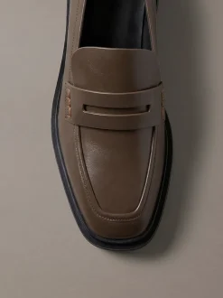 Leren pennyloafers met vierkante punt