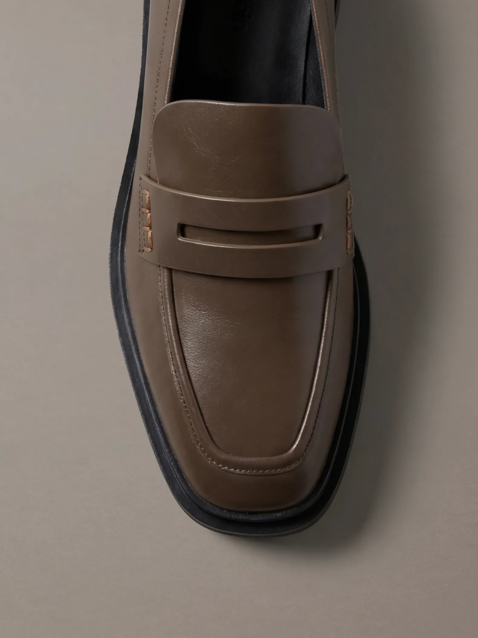 Leren pennyloafers met vierkante punt