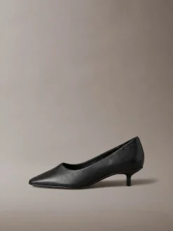 Leren pumps met kitten heel