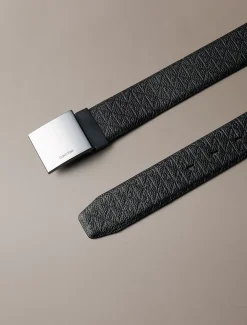 Leren riem met plaatgesp en embleemlogo