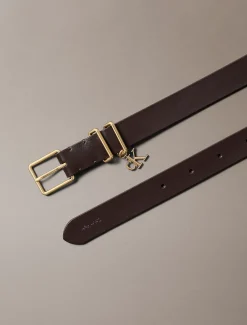 Leren signature riem met bedel en logo