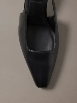 Leren slingback met kitten heel