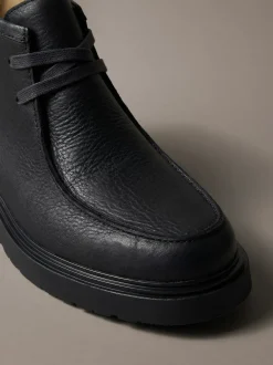 Leren veterschoenen met u-vormige neus