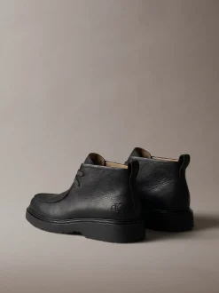 Leren veterschoenen met u-vormige neus