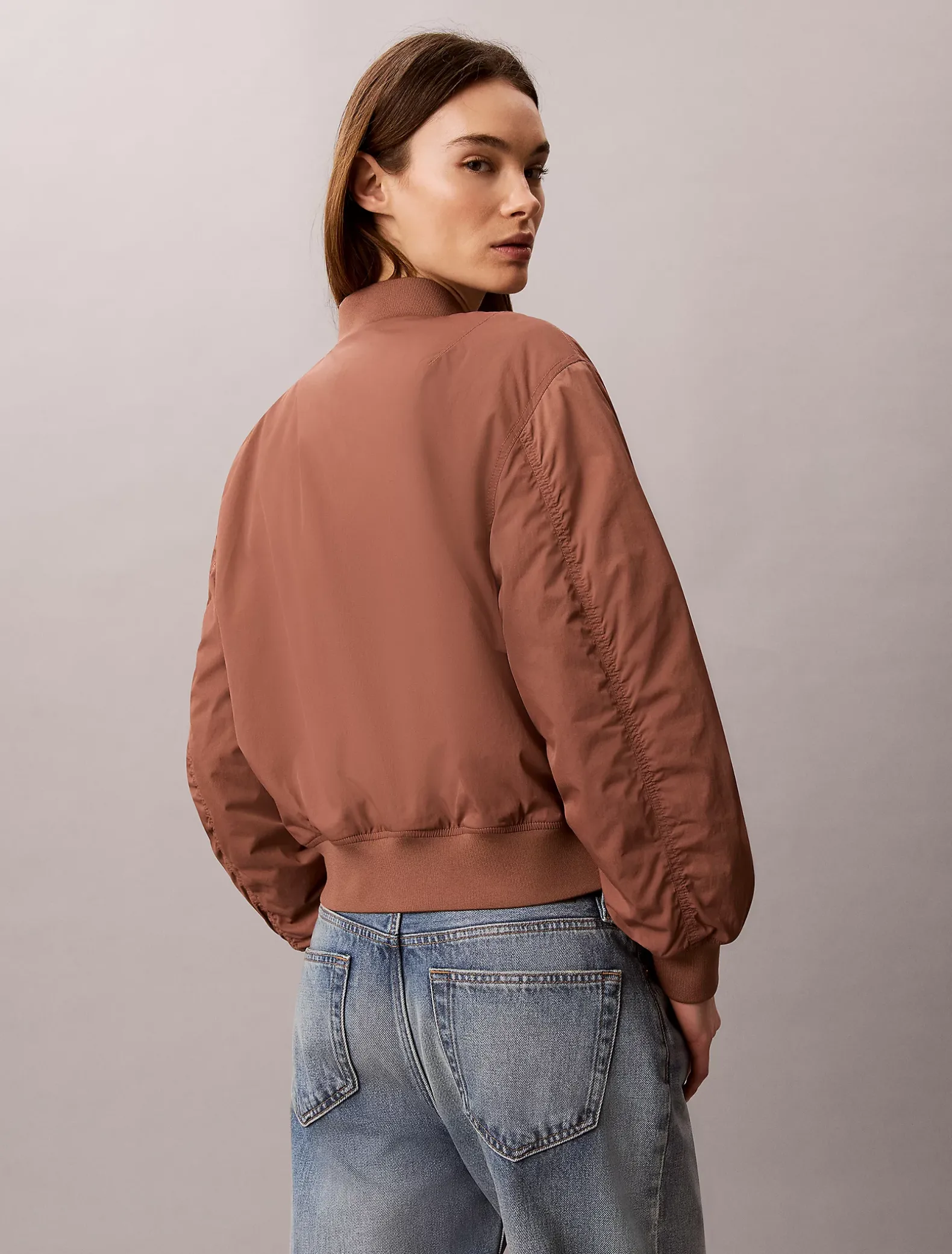 Licht gewatteerd nylon bomberjack