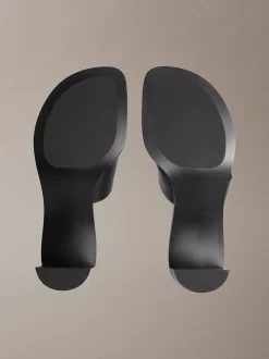 Marghe - Leren teenslippers met hak
