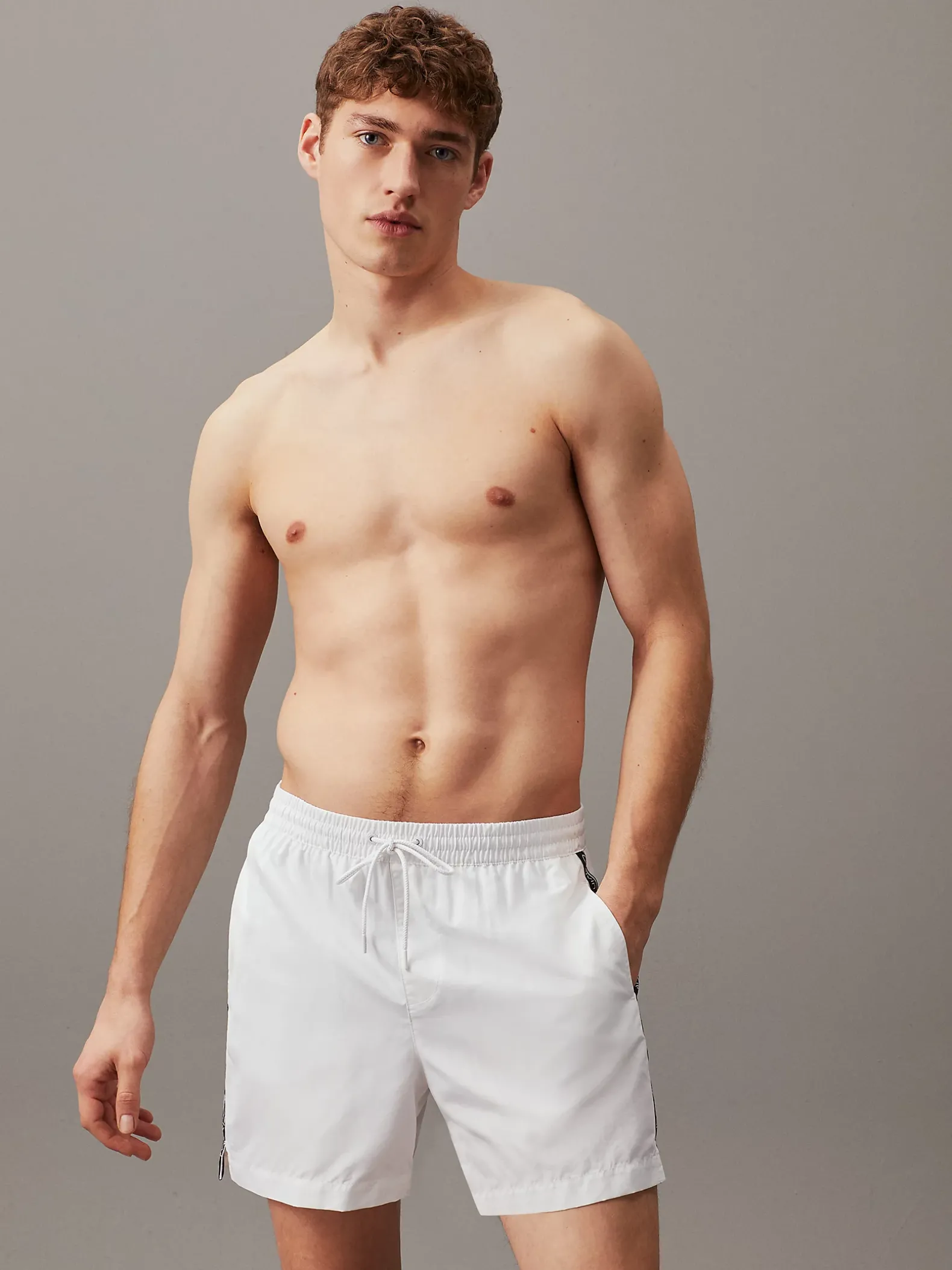 Medium zwemshort met trekkoord - Logo Tape