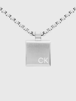 Minimalistische ketting met vierkante hanger