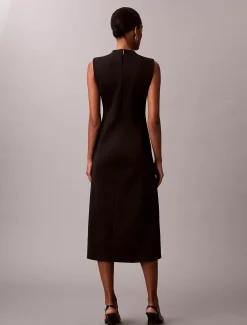 Mouwloze stretch fit en flare jurk