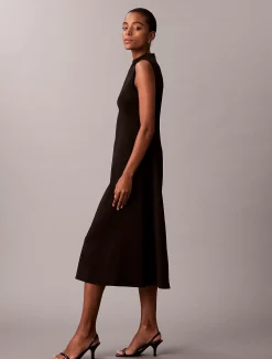 Mouwloze stretch fit en flare jurk