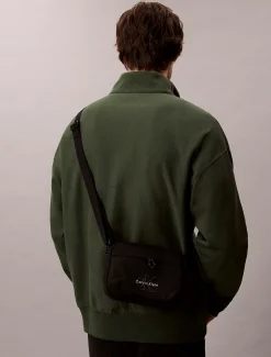 Nylon cameratas met opvallend logo