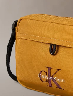 Nylon cameratas met opvallend logo