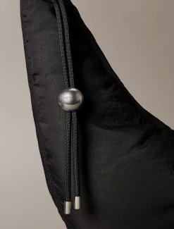 Nylon crescent tas