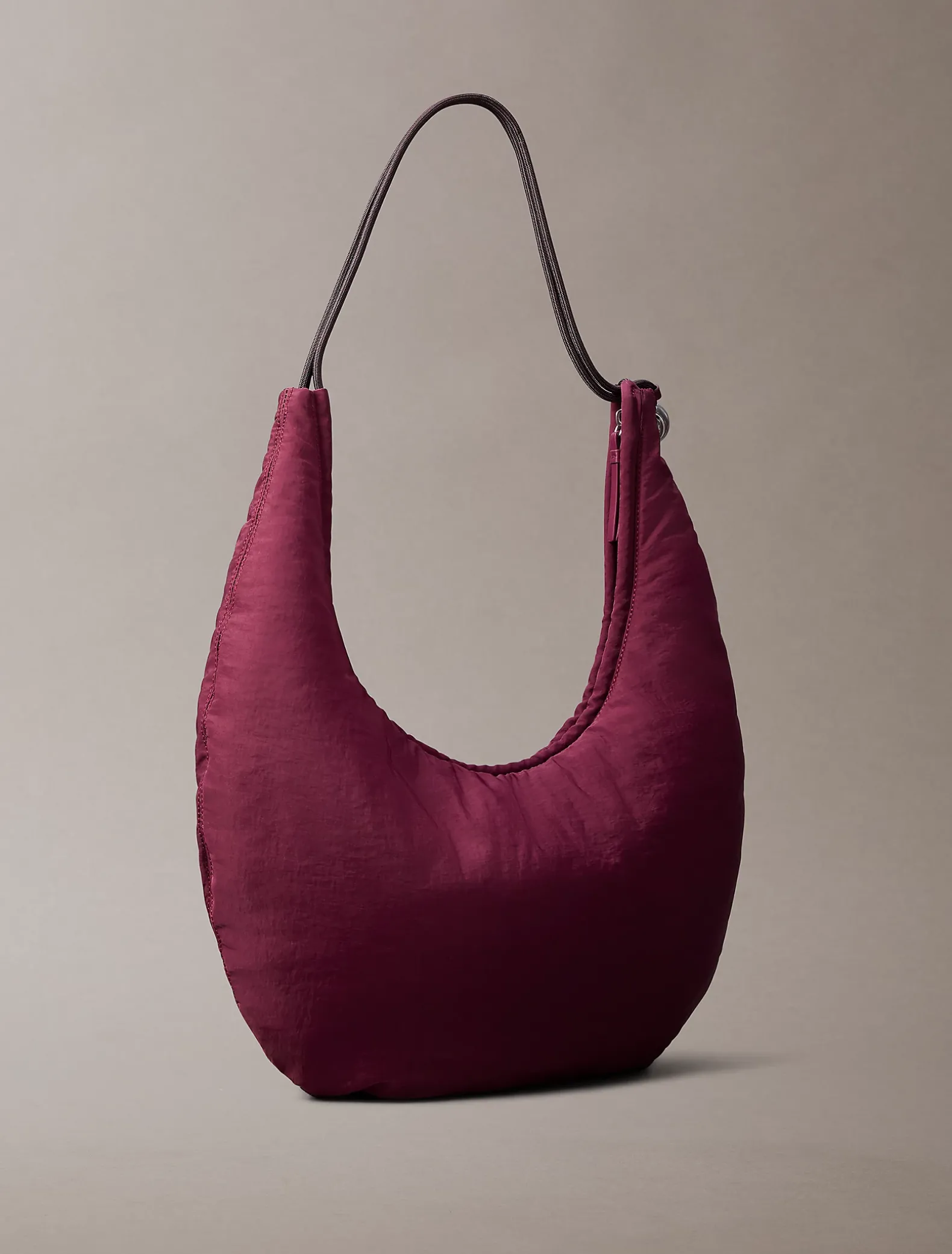 Nylon crescent tas