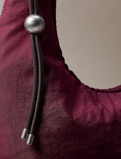 Nylon crescent tas