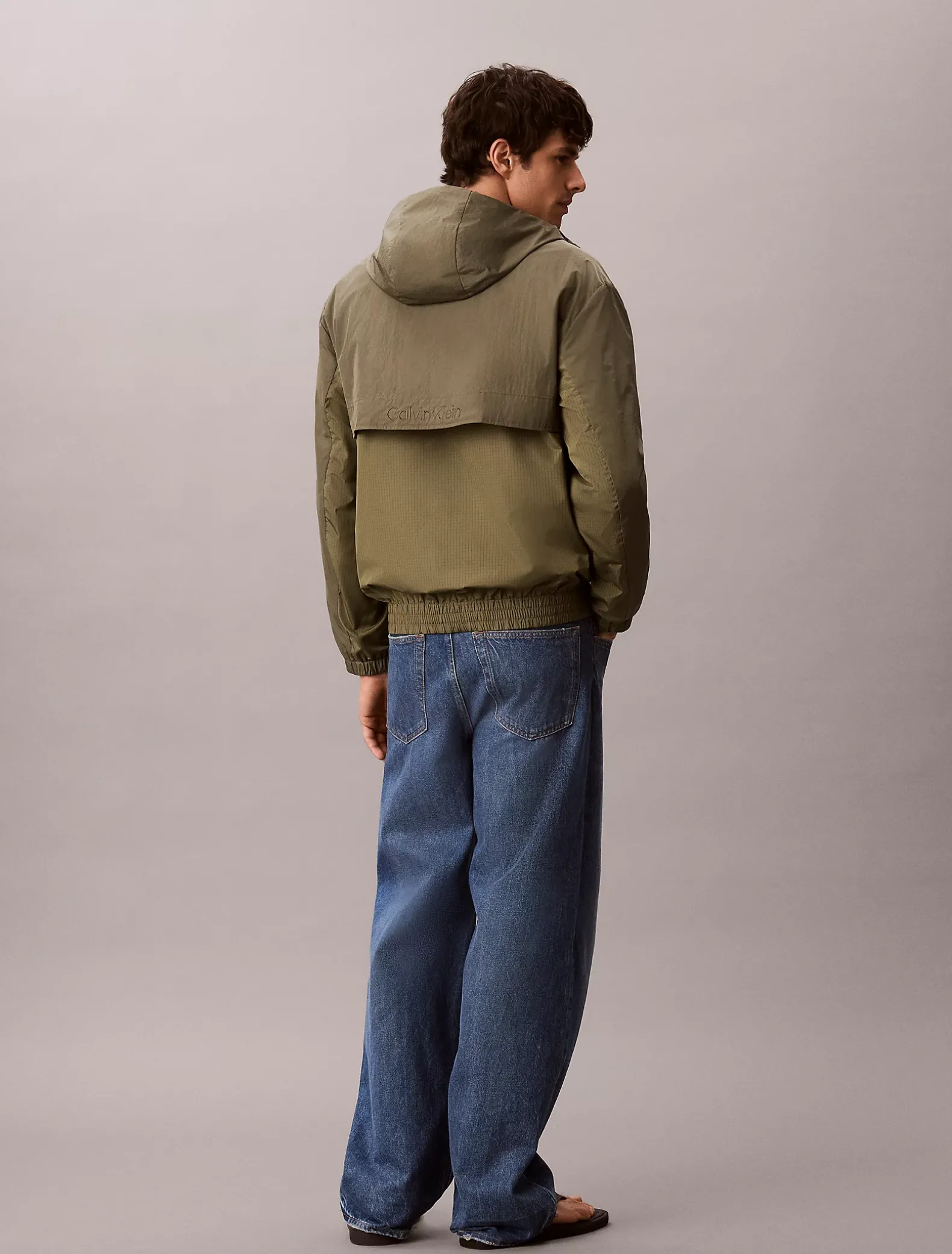 Nylon windjack met capuchon