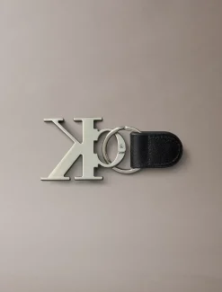 Opvallende sleutelhanger met monogram