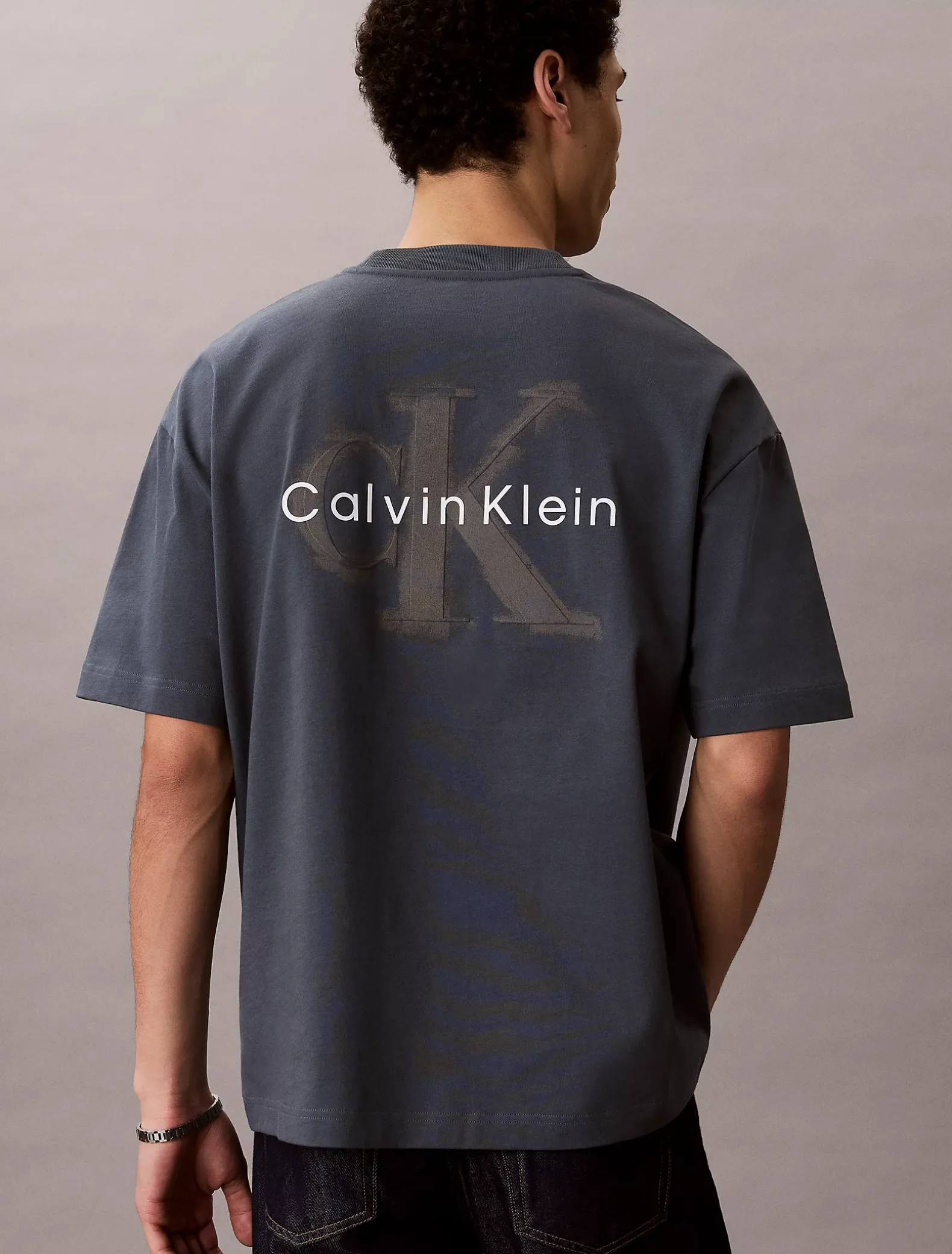 Oversized T-shirt met logo in reliëf