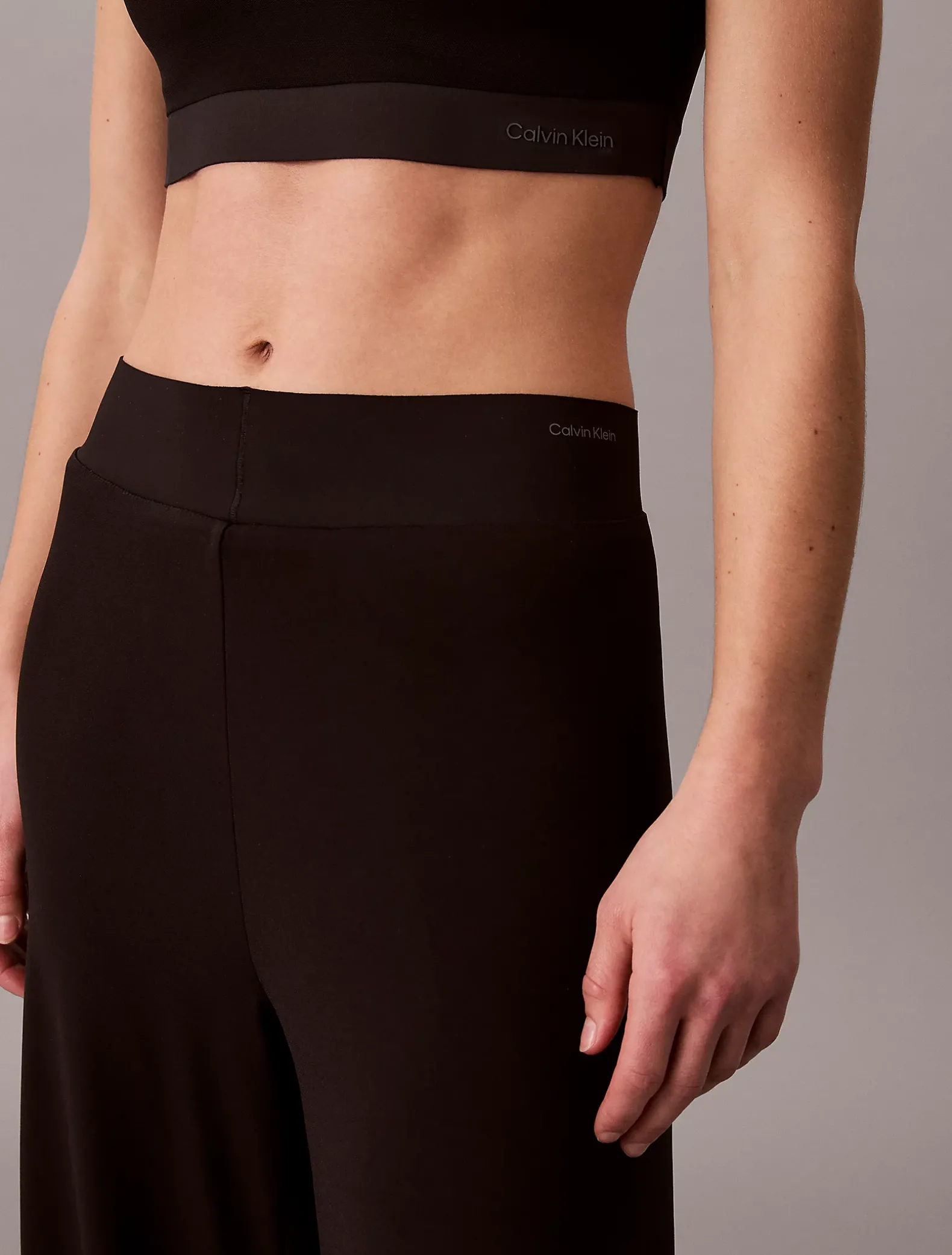 Performance broek met wijde pijpen