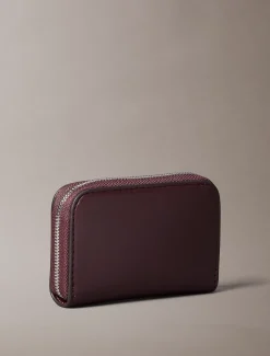 Portemonnee met monogram in reliëf en rits