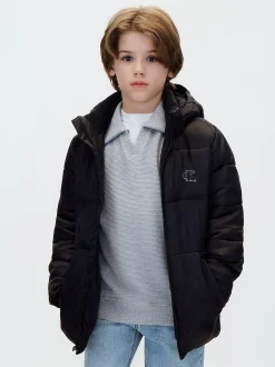 Pufferjas met capuchon en logo voor kinderen
