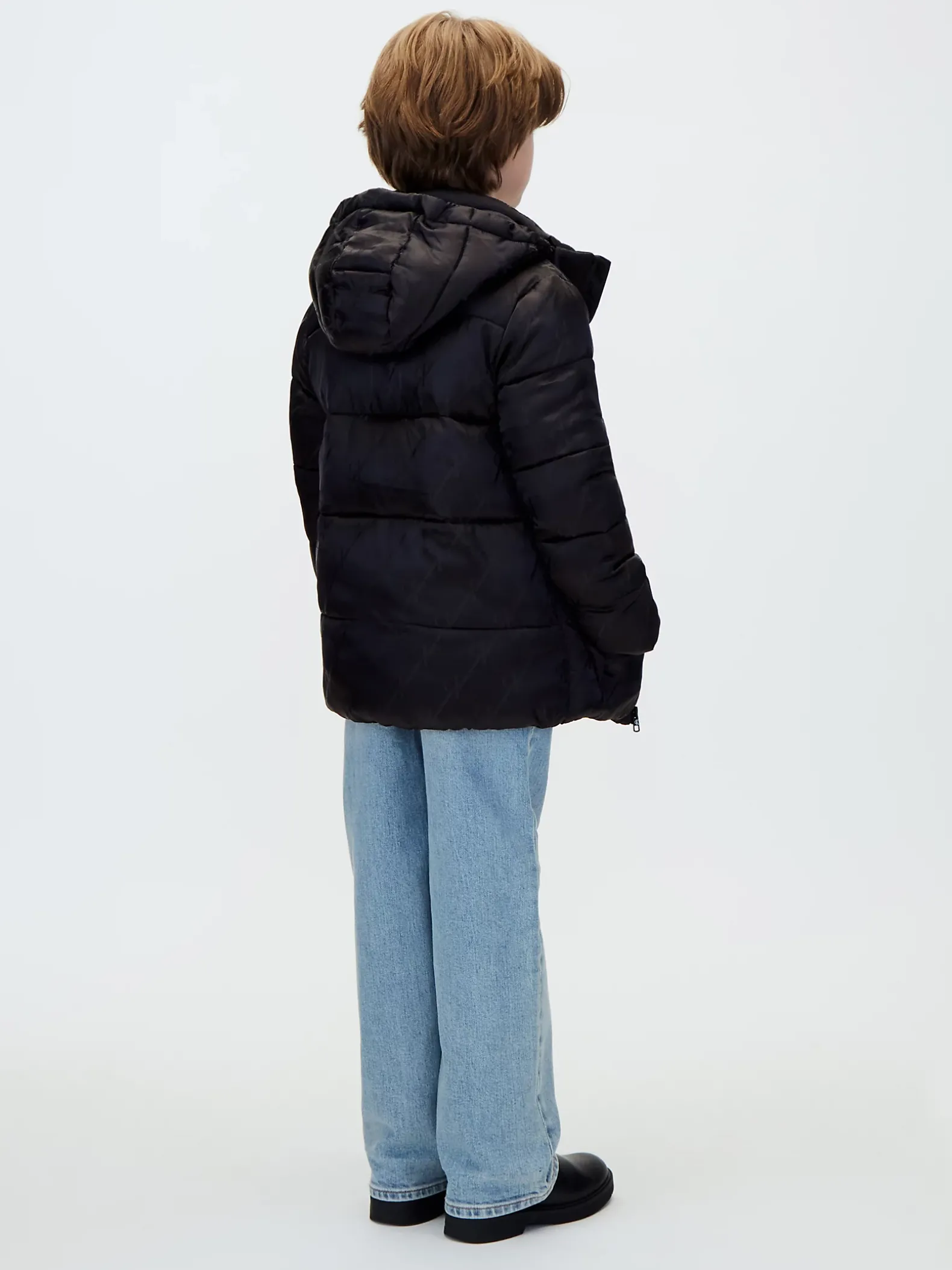 Pufferjas met capuchon en logo voor kinderen