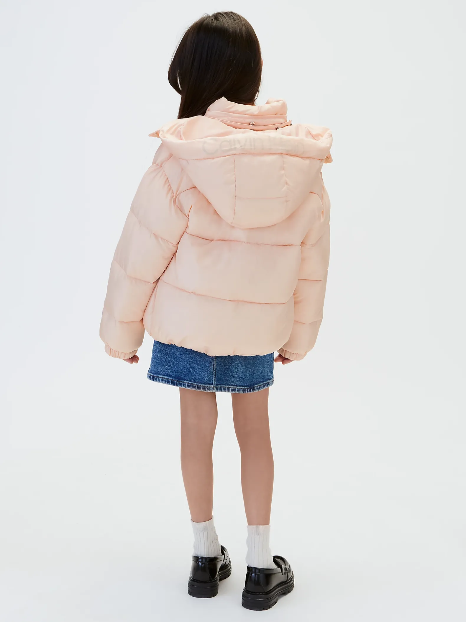 Pufferjas met capuchon en logo voor kinderen