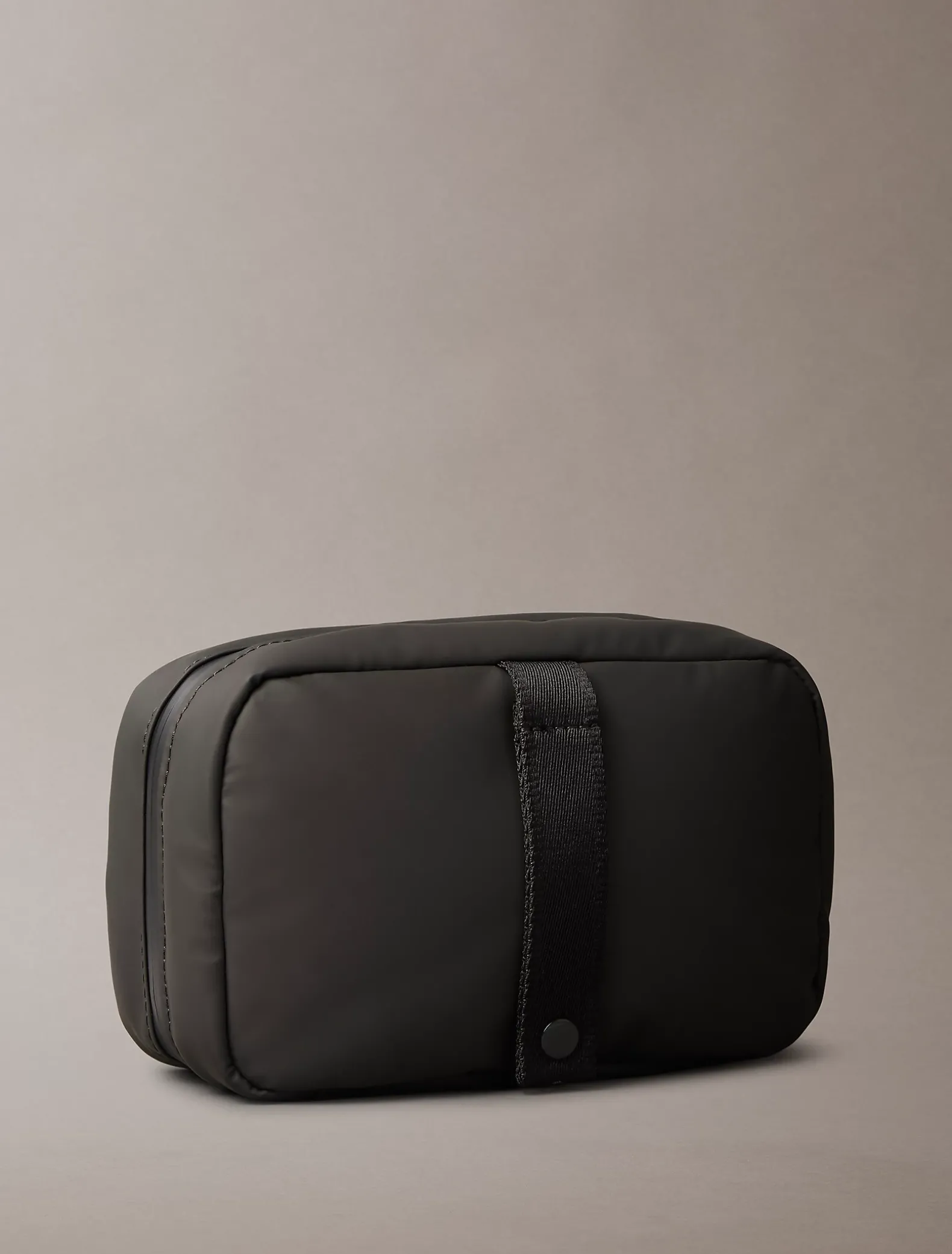 Puffer utility hangtoilettas