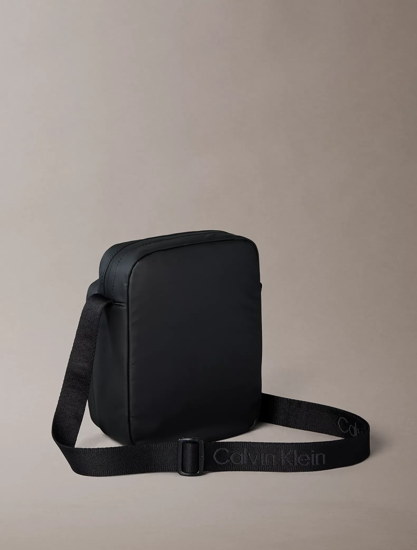Puffer utility reportertas