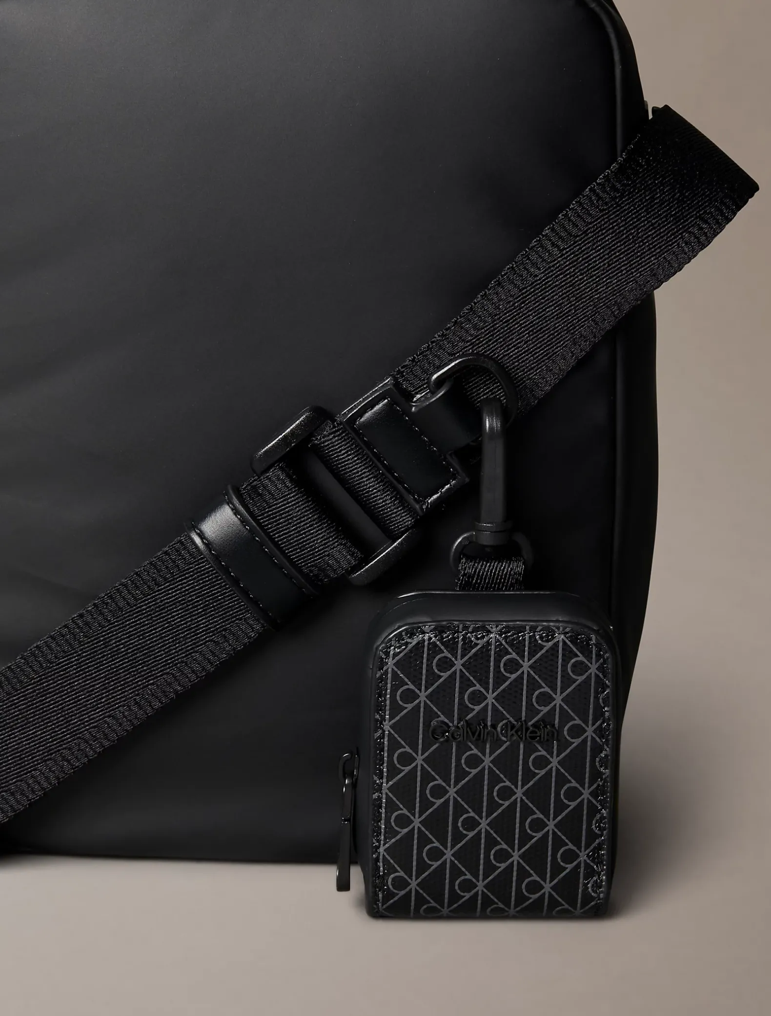 Puffer utility reportertas