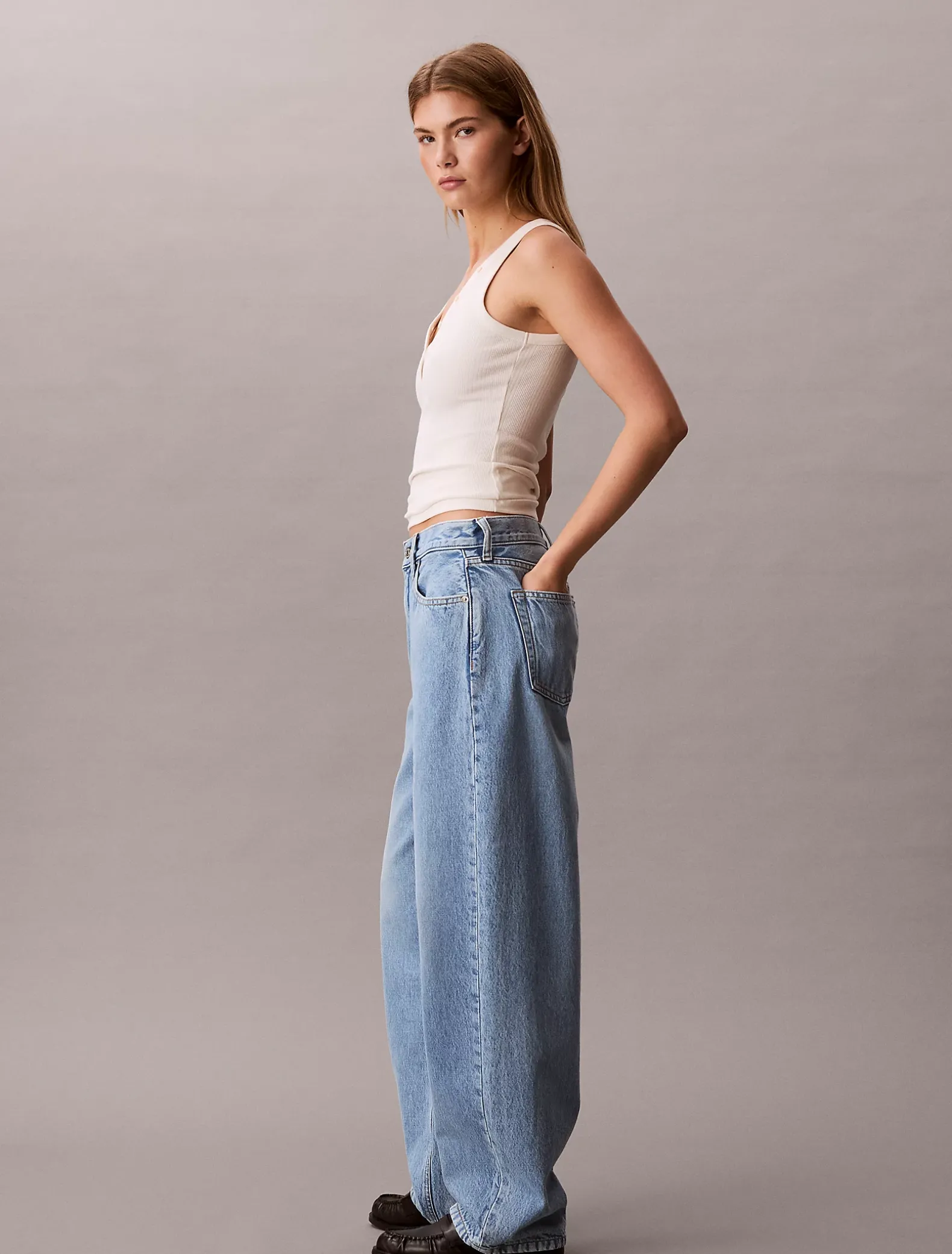 Relaxed barrel jeans