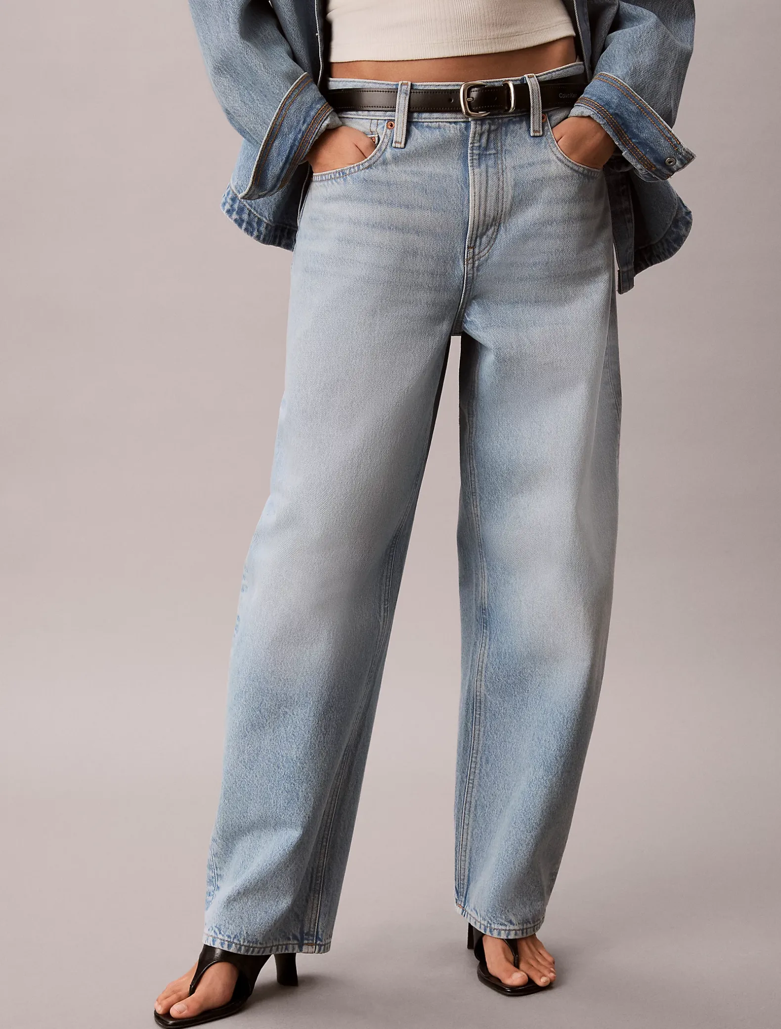 Relaxed Barrel Jeans