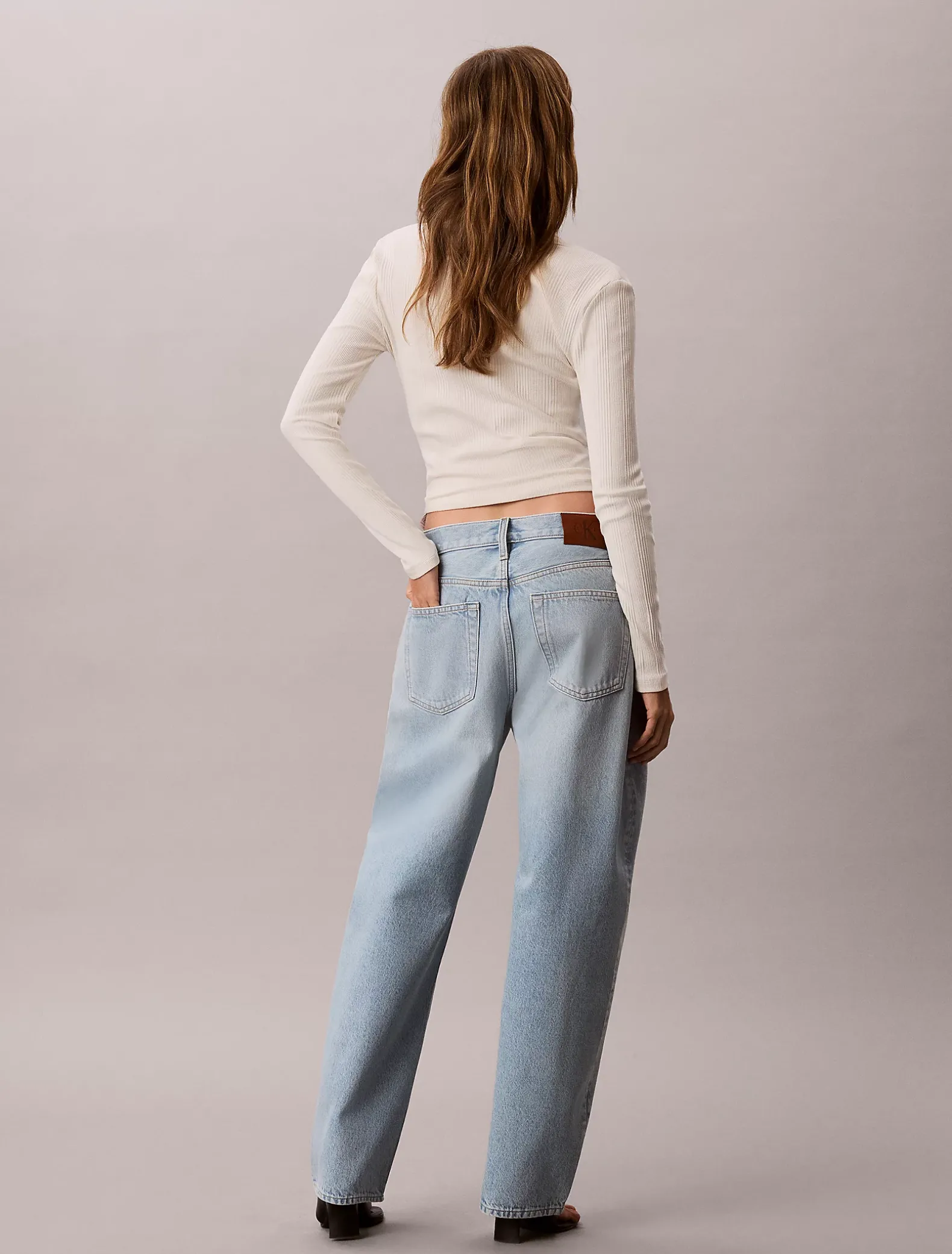 Relaxed Barrel Jeans