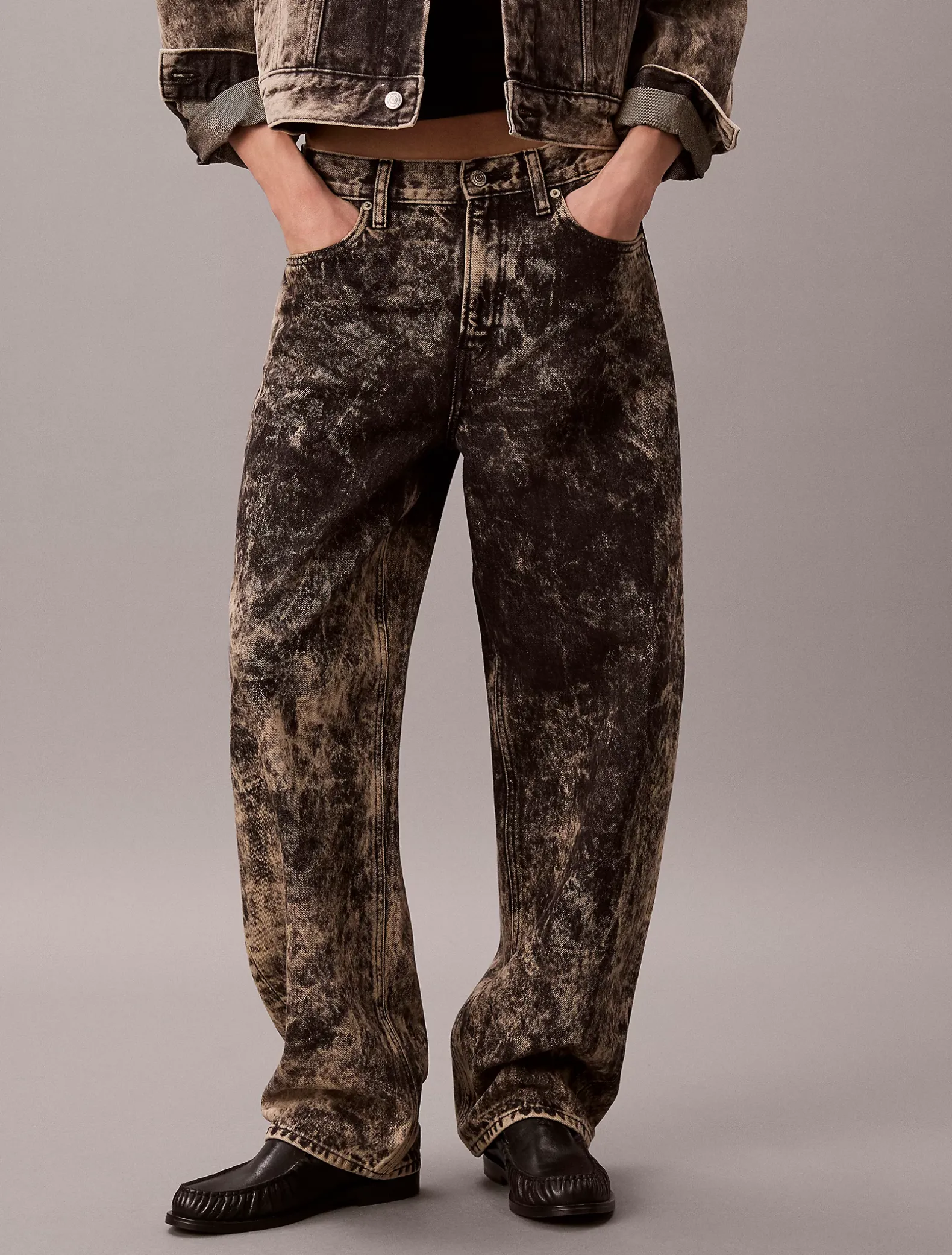 Relaxed Barrel Jeans