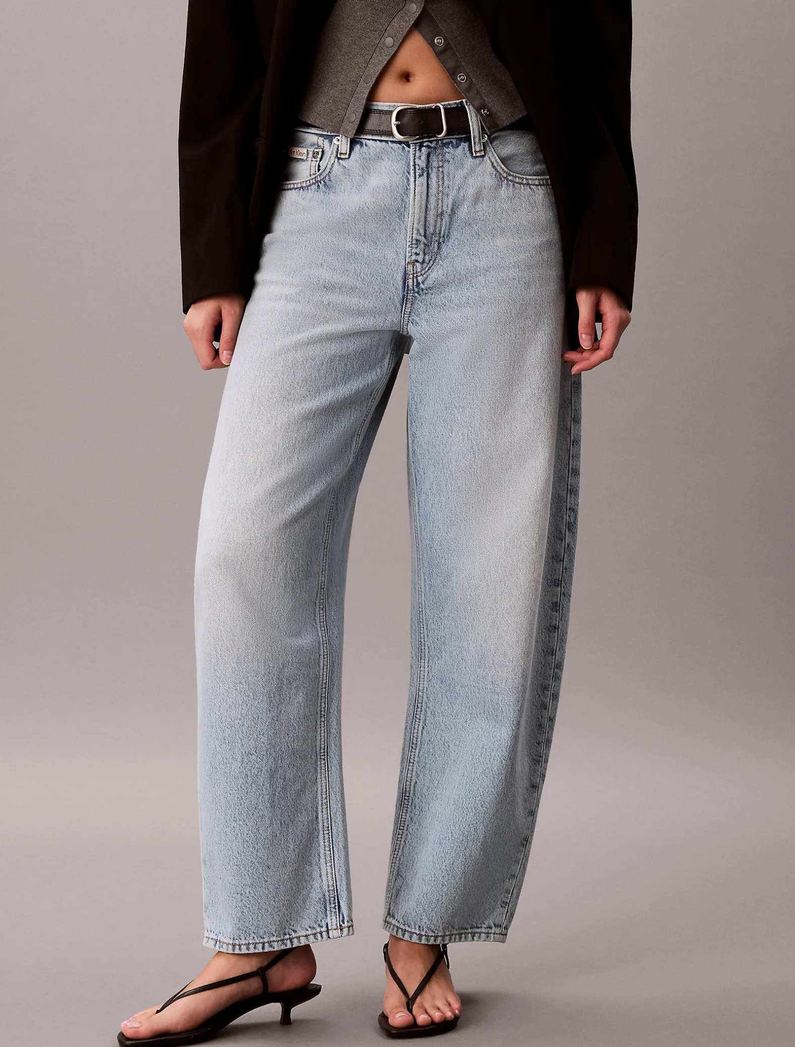 Relaxed Barrel Jeans