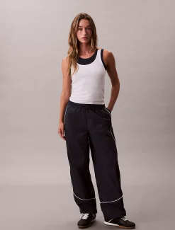 Relaxed joggingbroek van gekreukt nylon