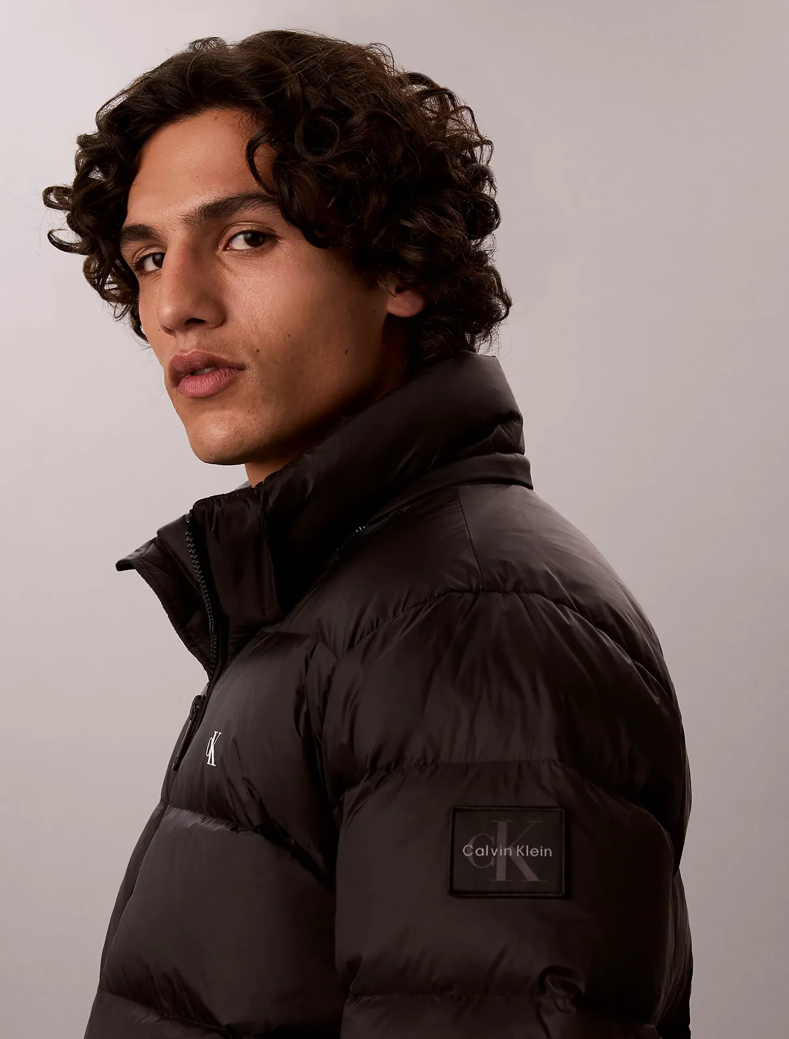 Relaxed nylon pufferjack