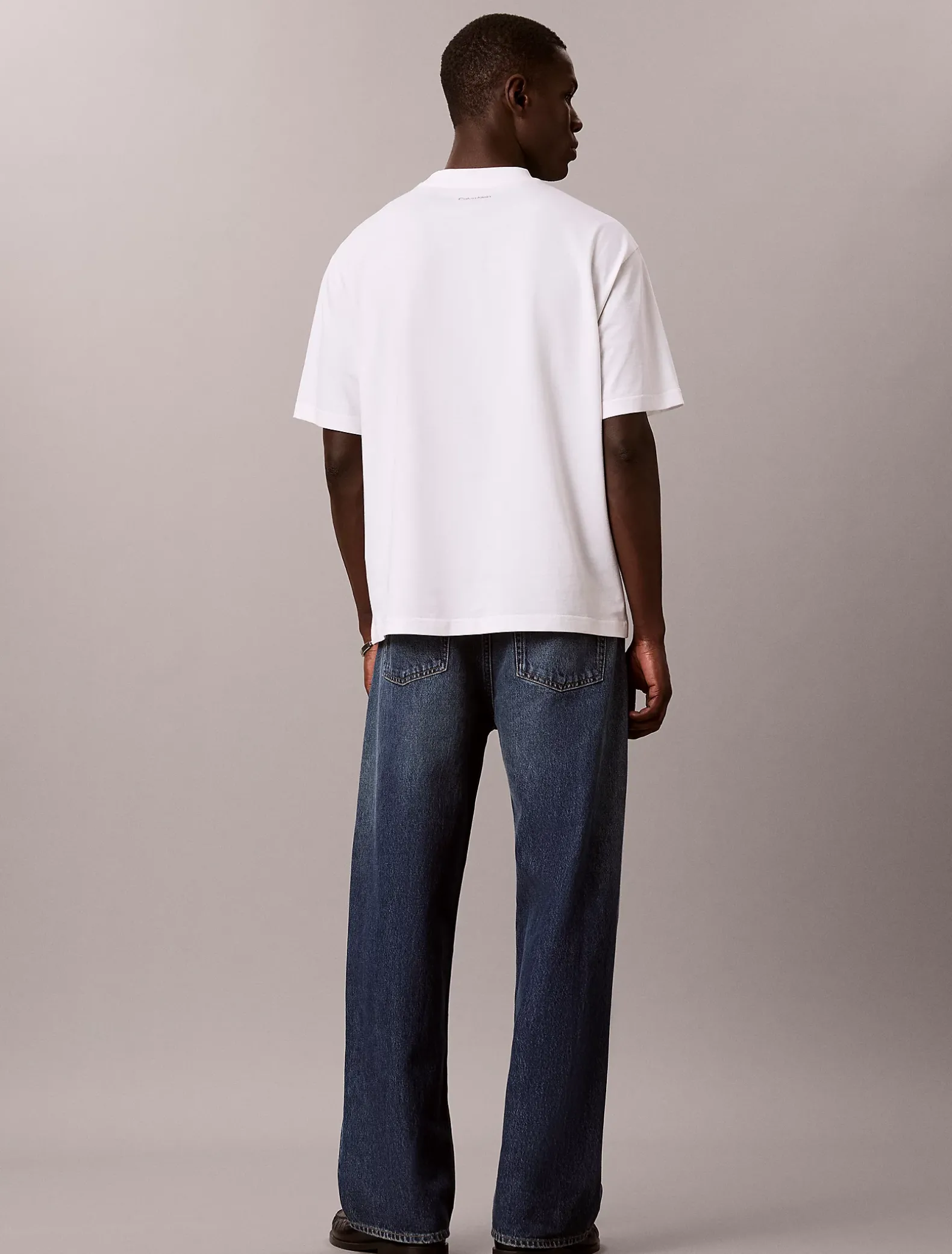 Relaxed T-shirt met gebogen logo
