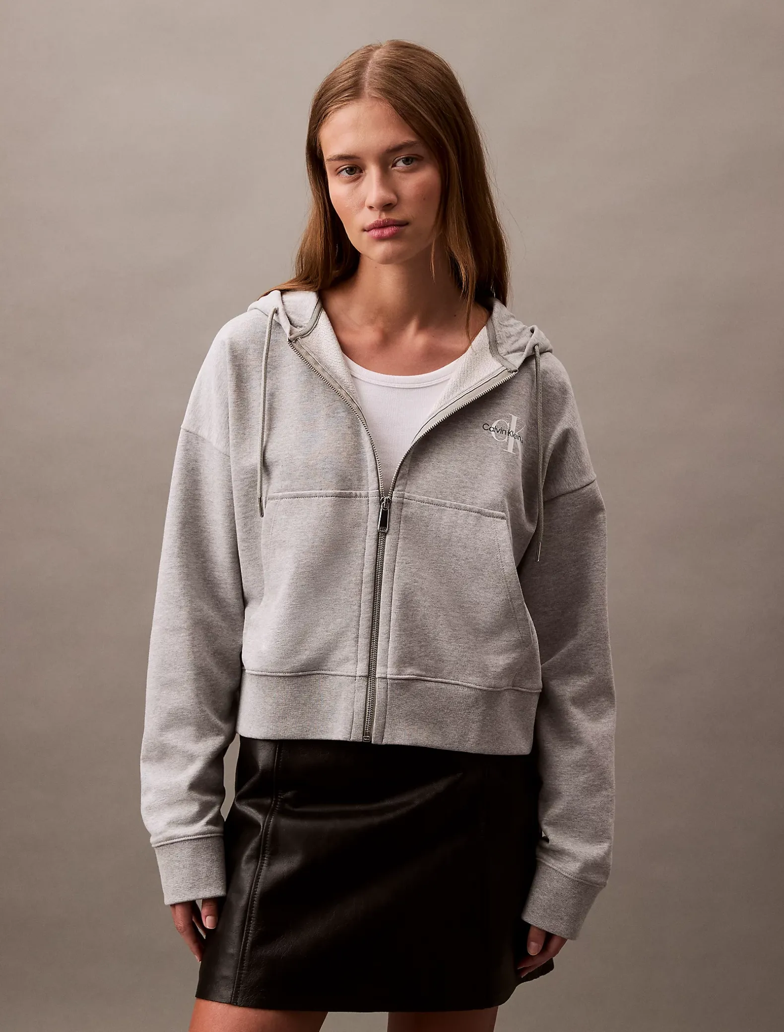 Relaxte hoodie met rits en monogram