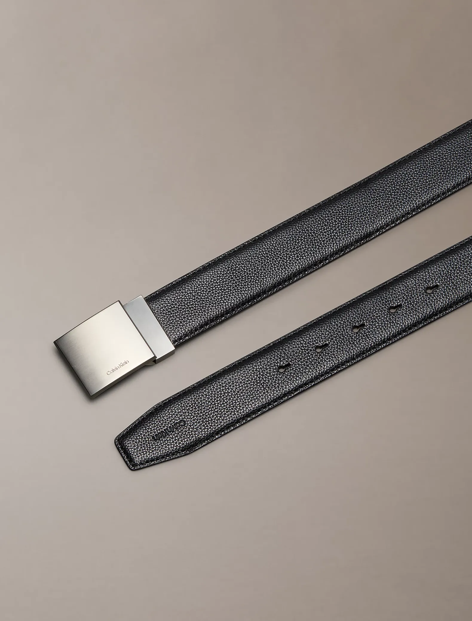 Riem met plaatgesp van grof leer