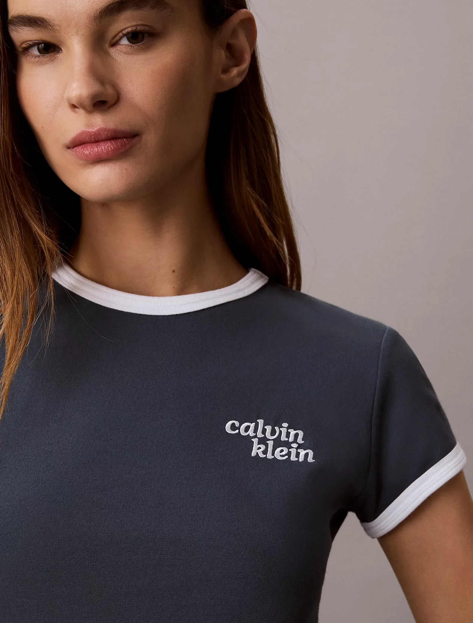 Ringer T-shirt met geborduurd logo