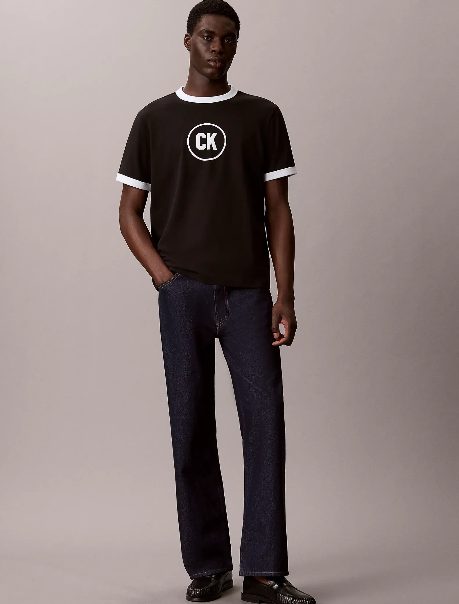 Ringer T-shirt met grafisch logo