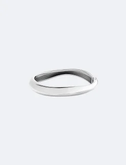 Sculpted bangle-armband