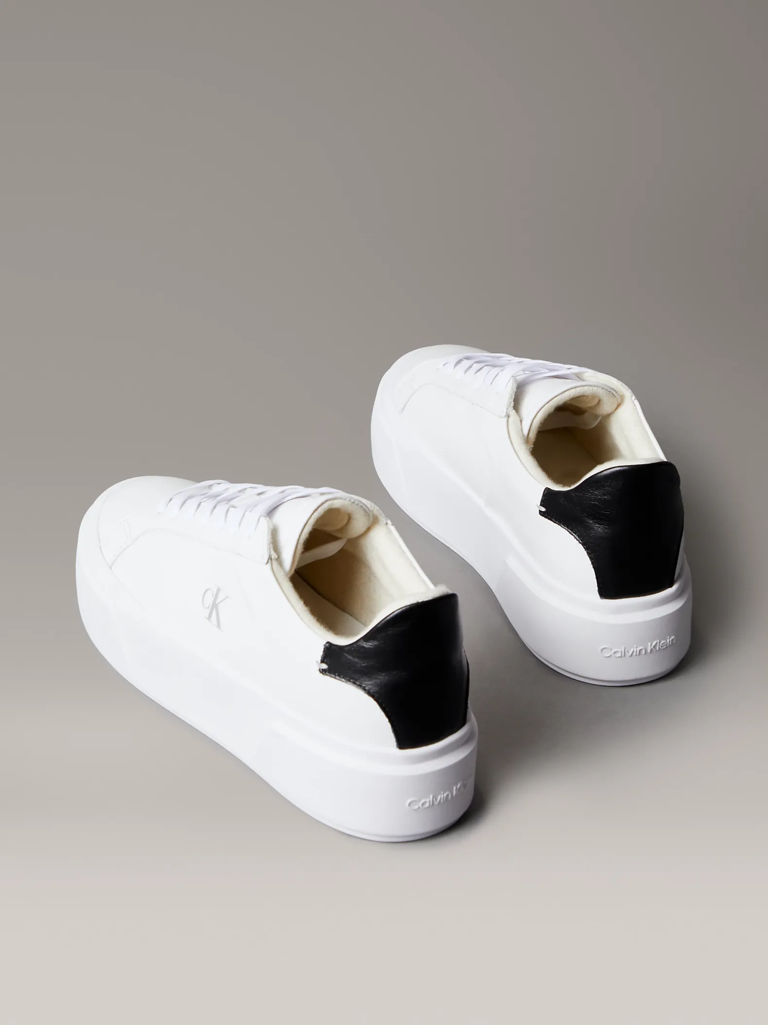 Sienna - Leren plateau sneakers met logo