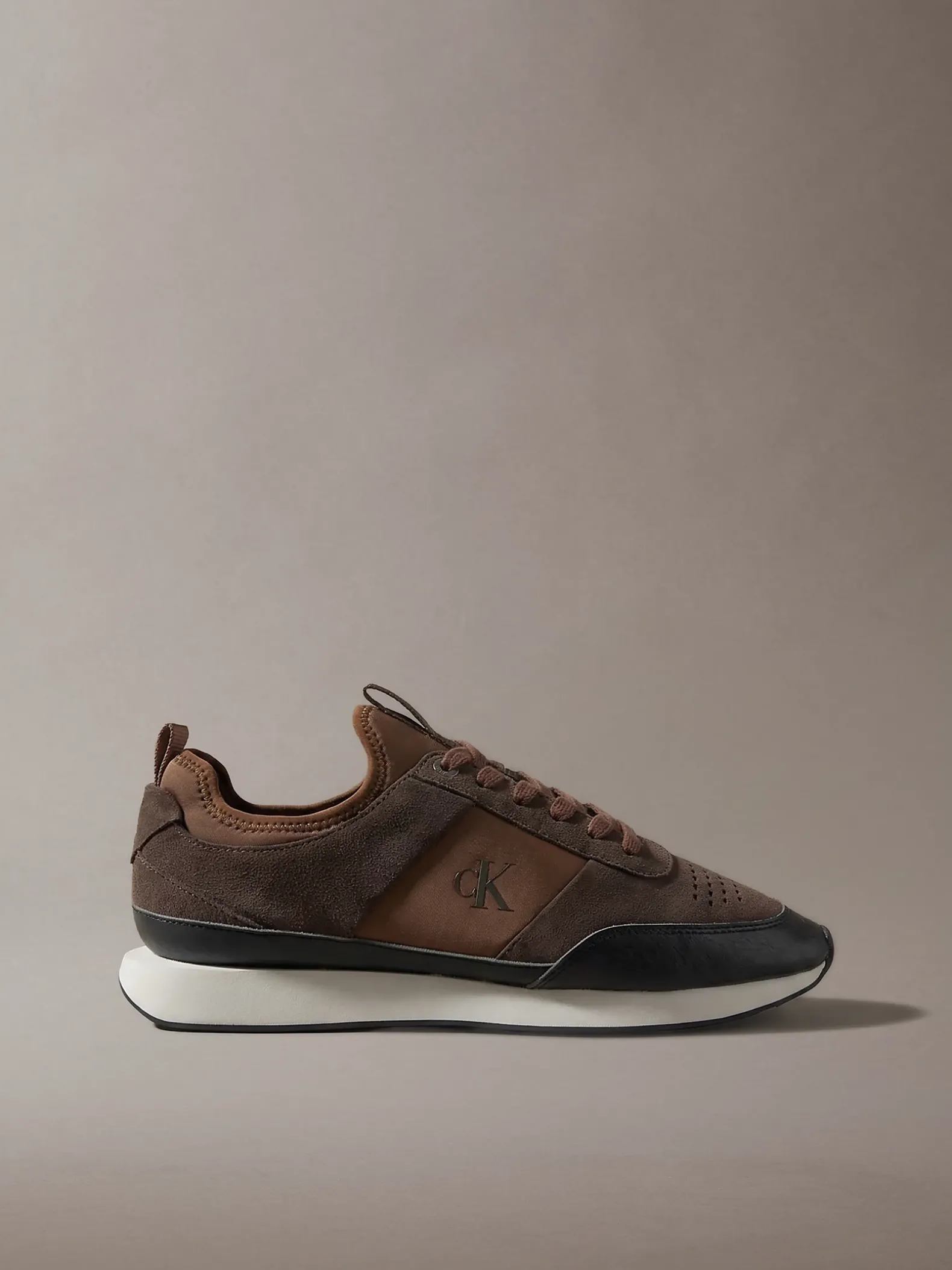 Signature hardloopsneakers van suède met logo