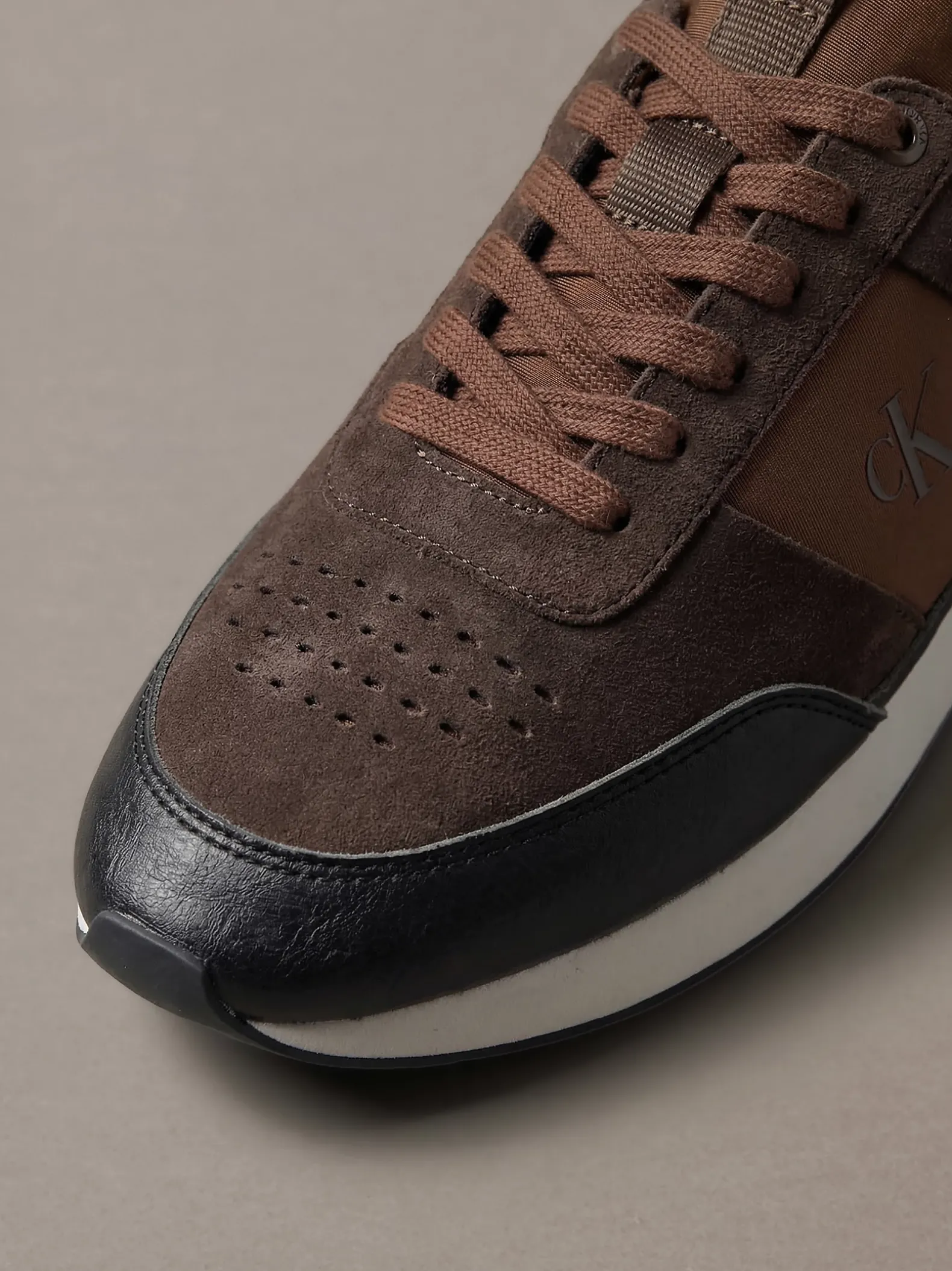 Signature hardloopsneakers van suède met logo