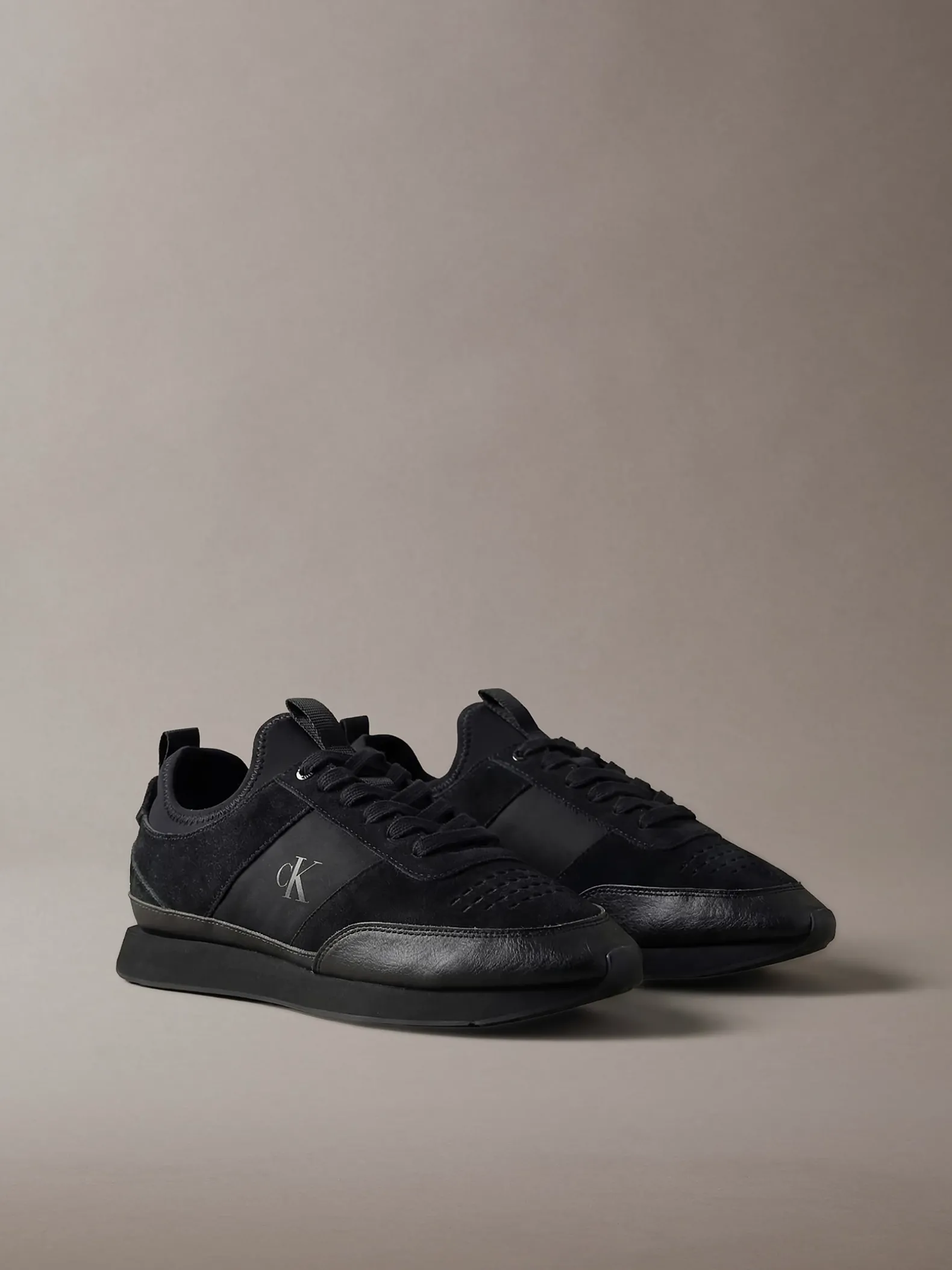Signature hardloopsneakers van suède met logo
