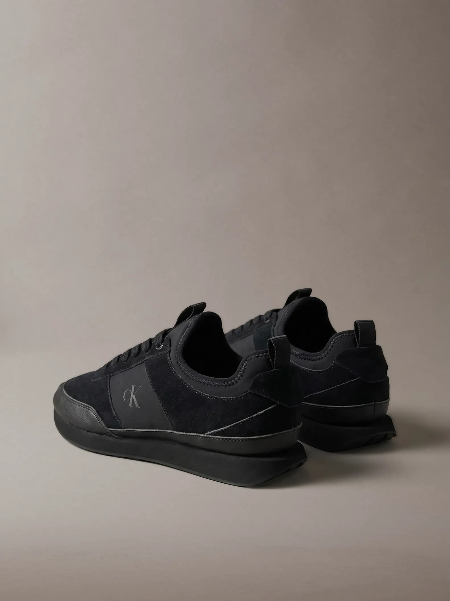 Signature hardloopsneakers van suède met logo