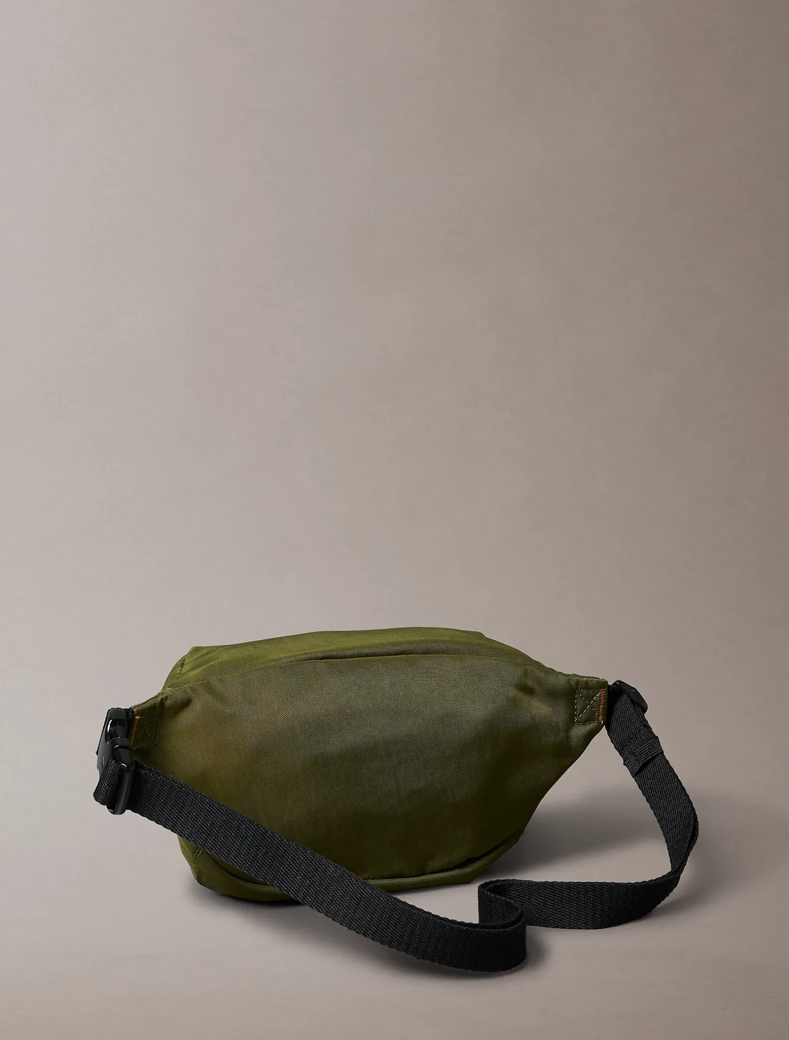 Signature nylon heuptas met logo