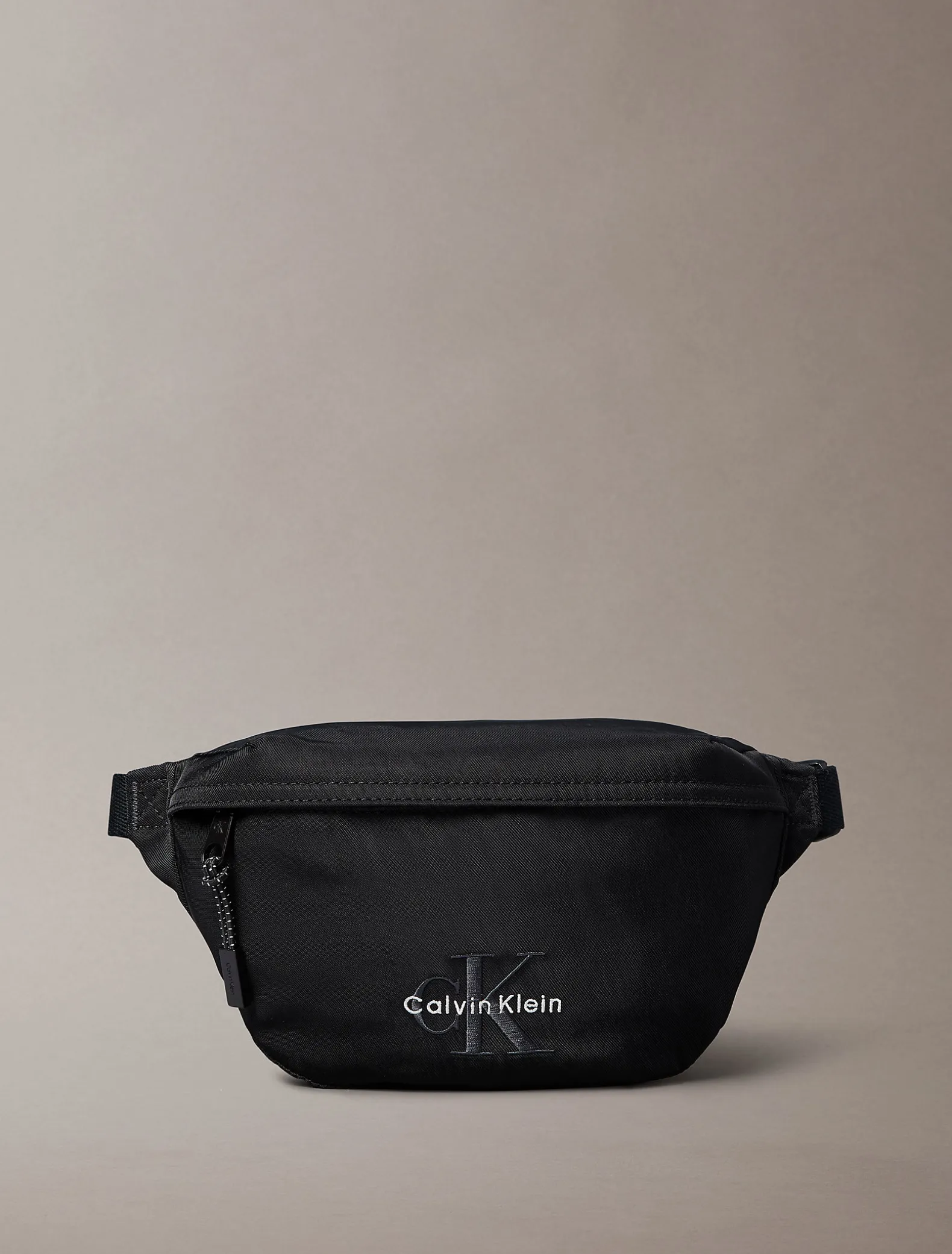 Signature nylon heuptas met logo